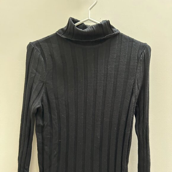 Turtleneck Top- Black - Picture 3 of 4